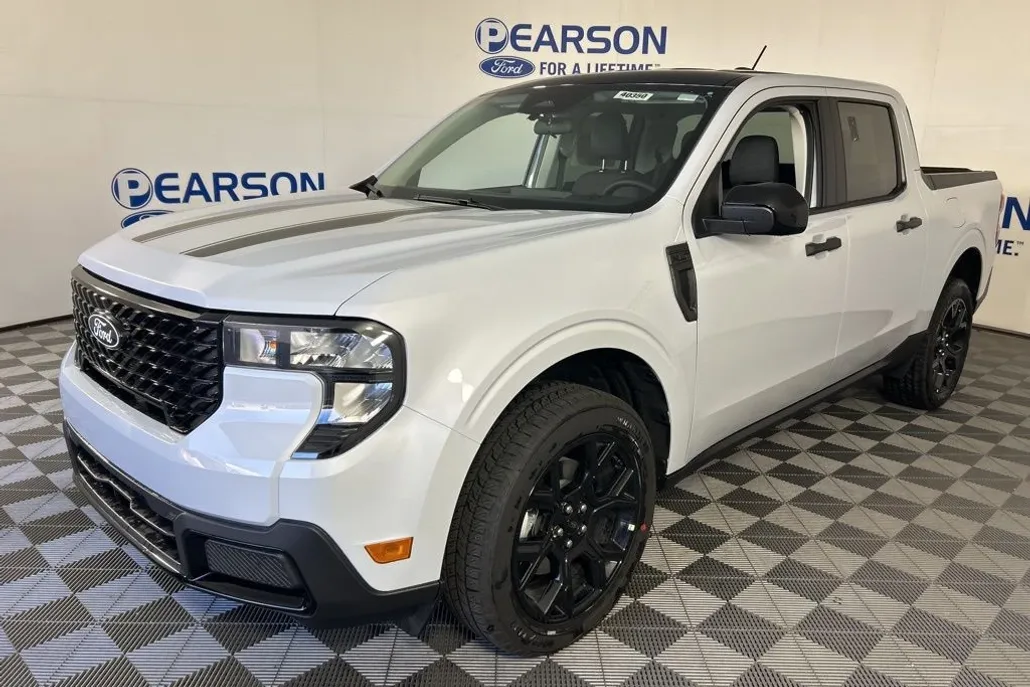 2025 Ford Maverick XLT photo 1