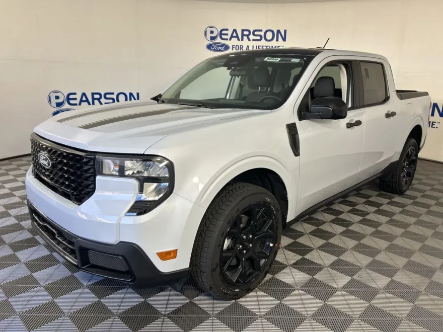 2025 Ford Maverick XLT photo 1