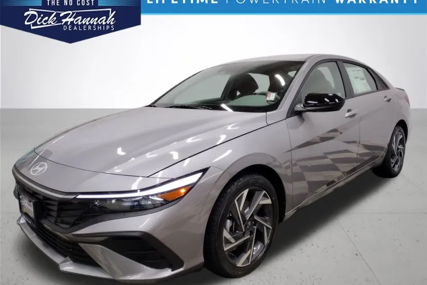2025 Hyundai Elantra SEL Sport photo 1