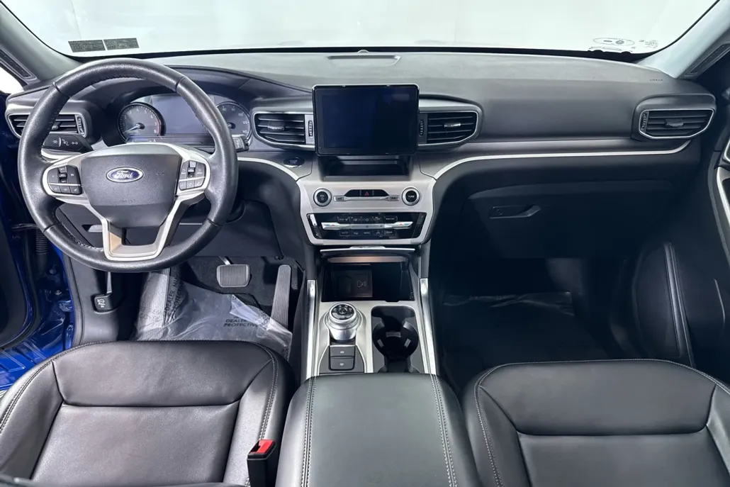 2022 Ford Explorer XLT photo 1