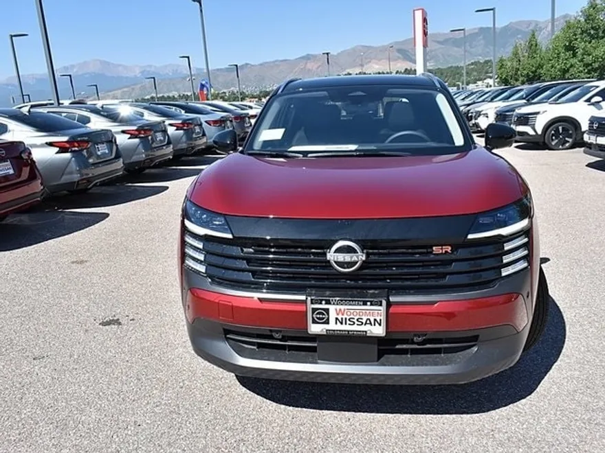 2025 Nissan Kicks SR photo 1