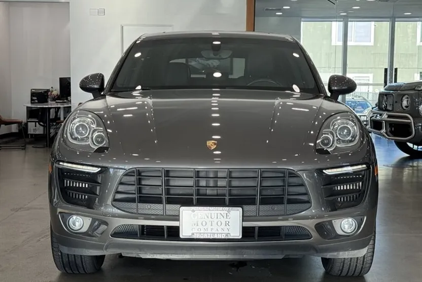2016 Porsche Macan S photo 1