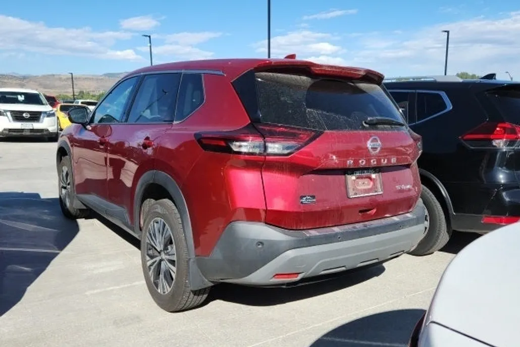 2021 Nissan Rogue SV photo 1