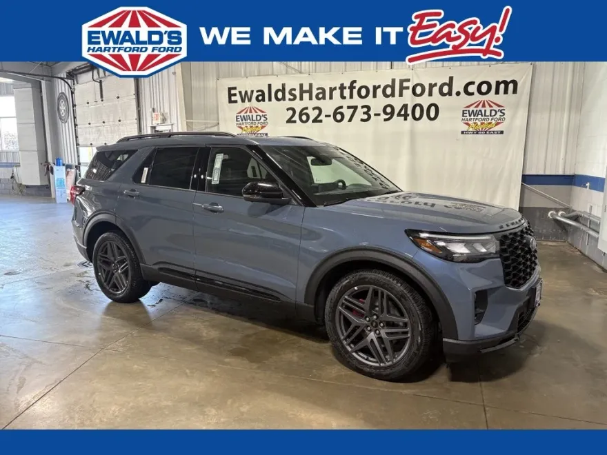 2025 Ford Explorer ST photo 1