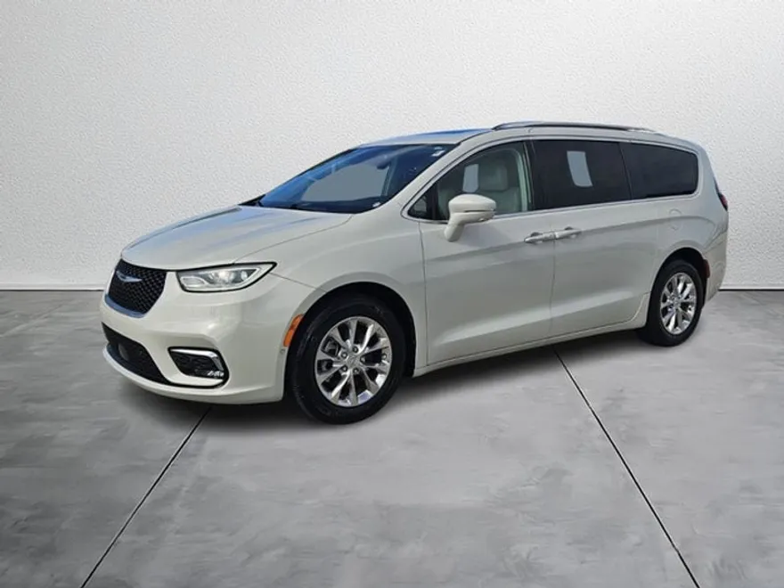 2021 Chrysler Pacifica Touring L photo 1