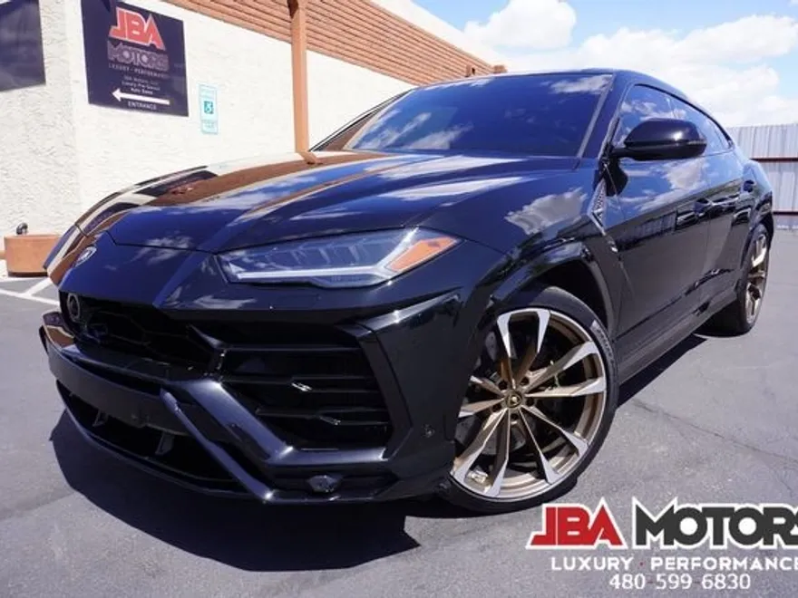 2019 Lamborghini Urus photo 1