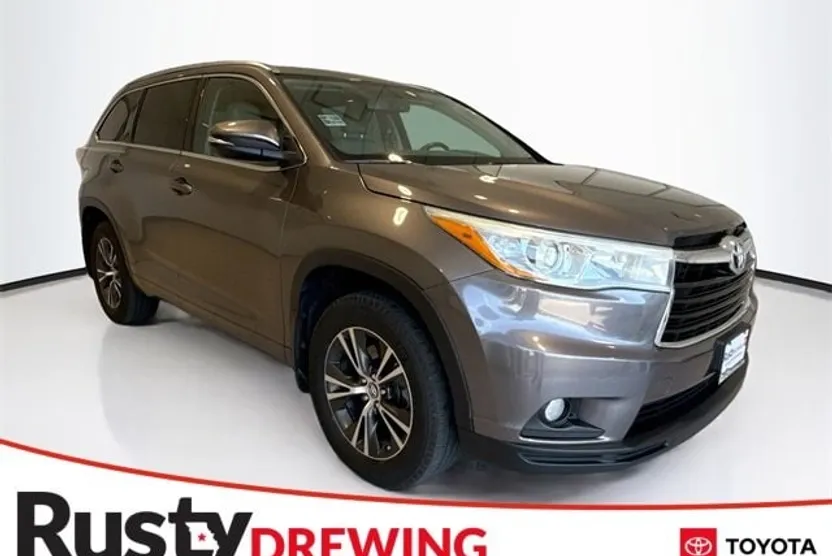 2016 Toyota Highlander XLE photo 1