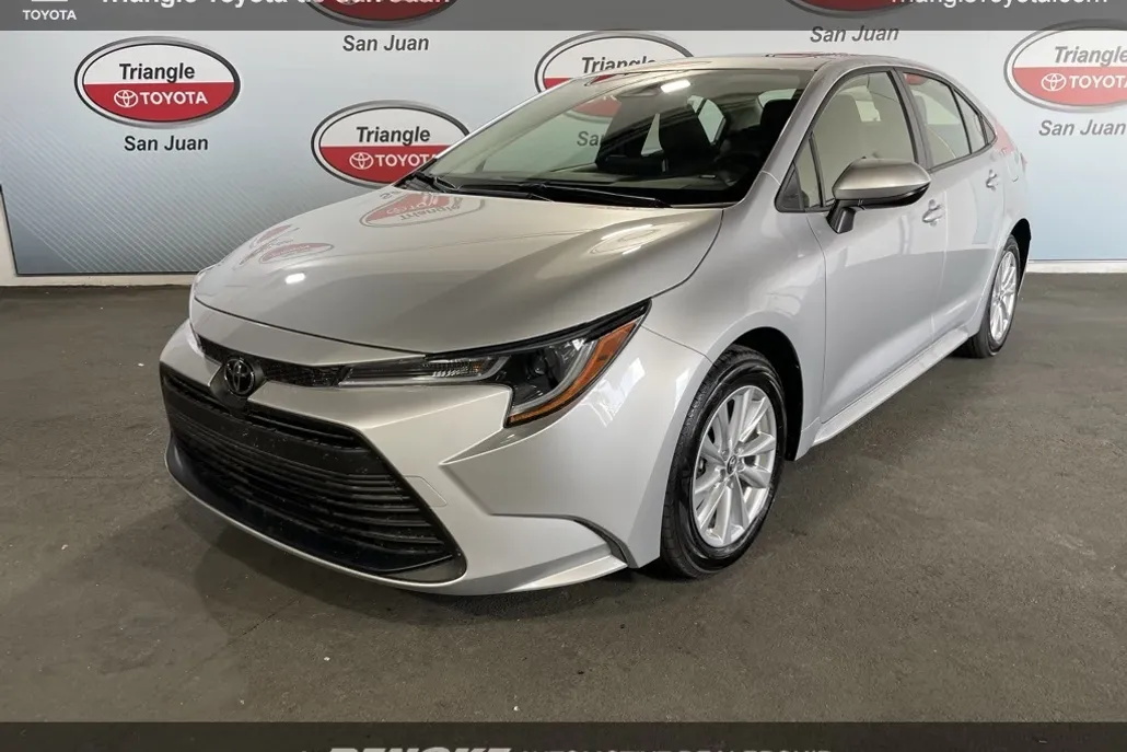 2025 Toyota Corolla LE photo 1