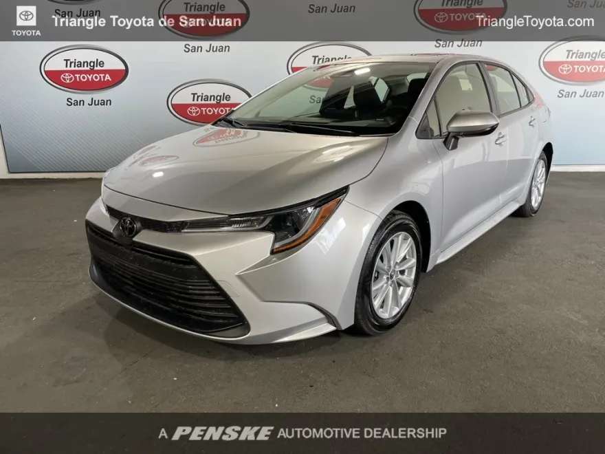 2025 Toyota Corolla LE photo 1