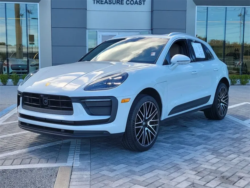 2024 Porsche Macan Base photo 1