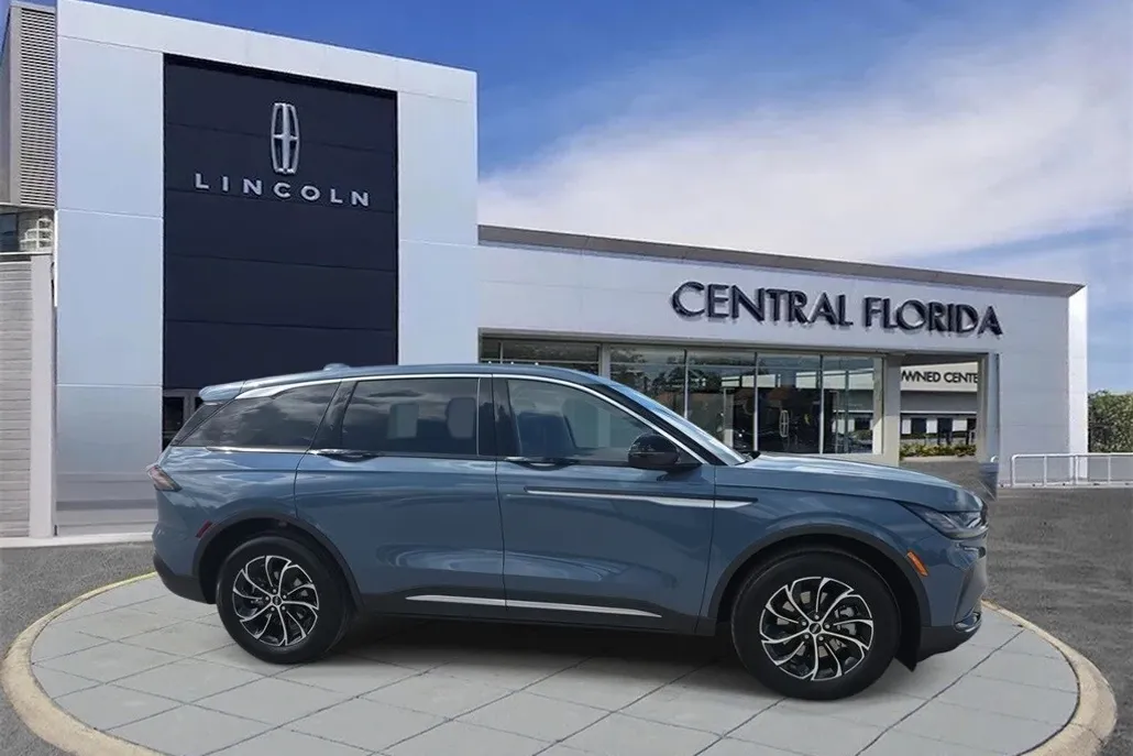 2025 Lincoln Nautilus Premiere photo 1