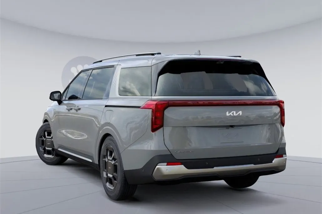 2026 Kia Carnival SX photo 1