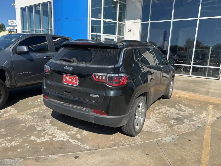 2022 Jeep Compass Latitude photo 1