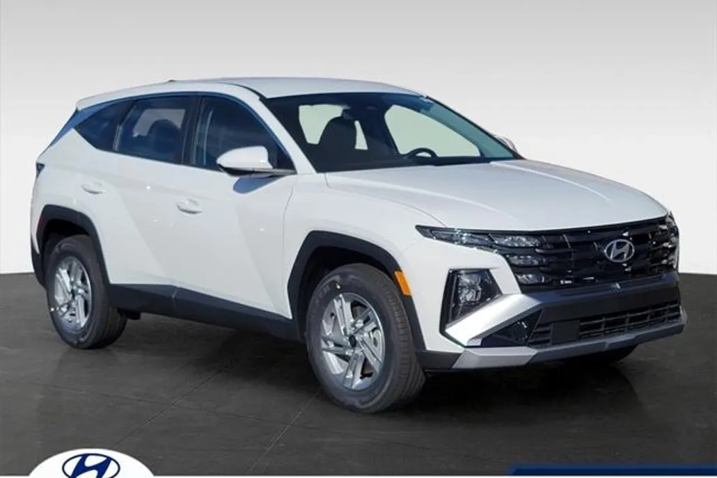 2025 Hyundai Tucson SE photo 1