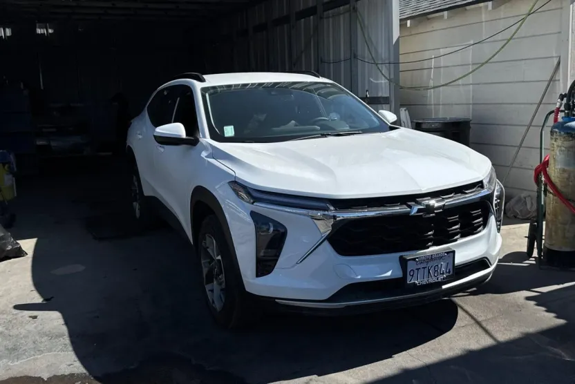 2025 Chevrolet Trax LT photo 1