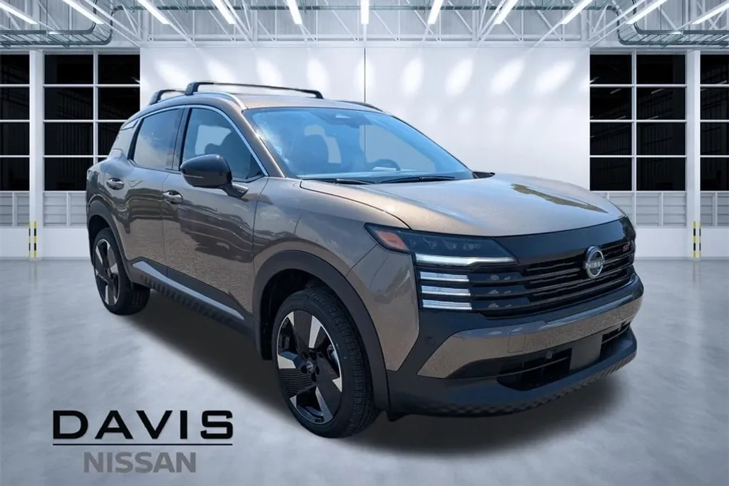 2026 Nissan Kicks SR photo 1