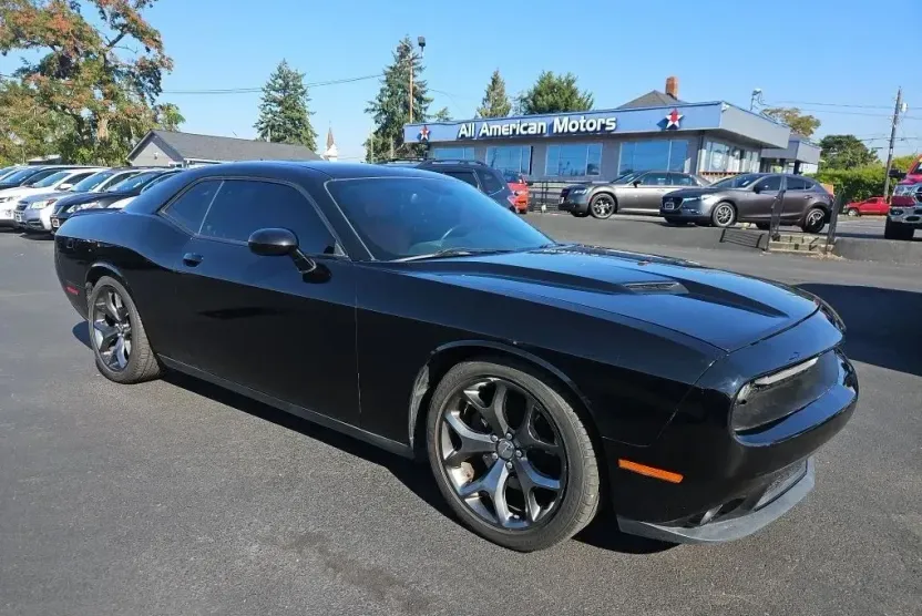 2015 Dodge Challenger SXT Plus photo 1