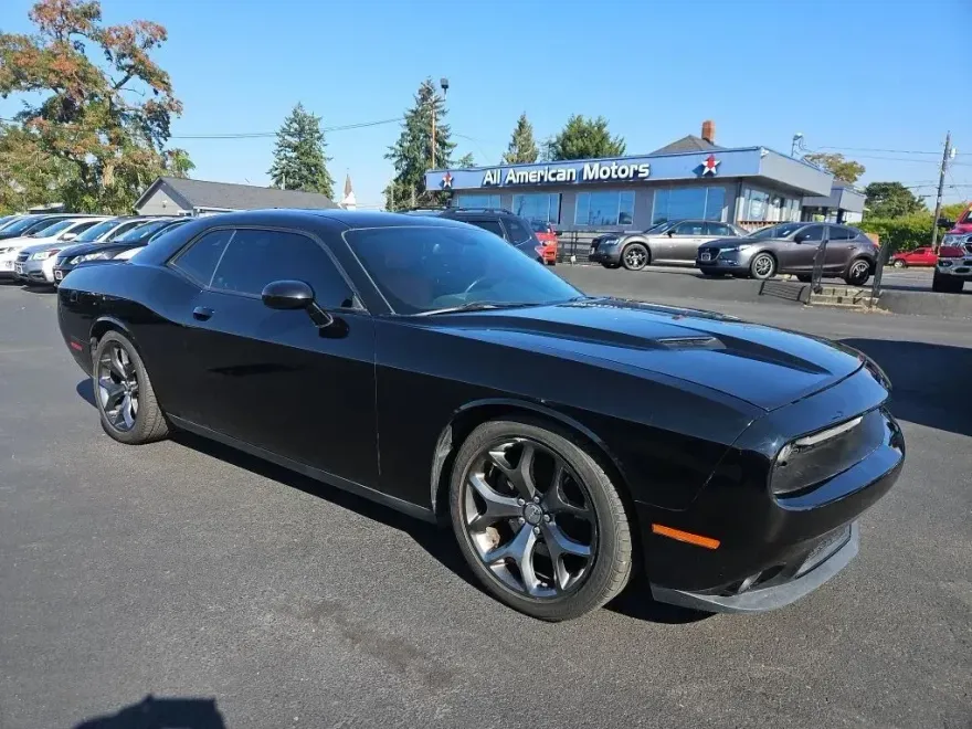 2015 Dodge Challenger SXT Plus photo 1