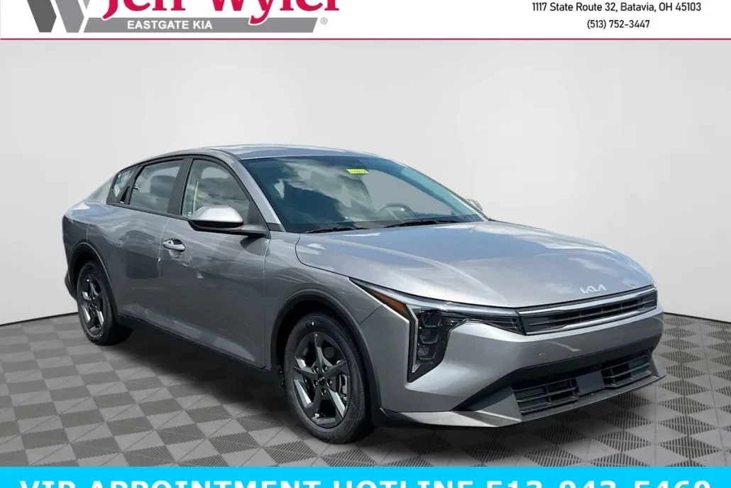 2025 Kia K4 LXS photo 1