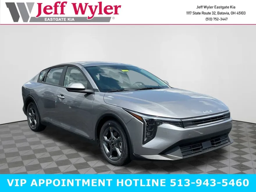 2025 Kia K4 LXS photo 1