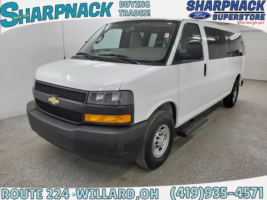 2022 Chevrolet Express Passenger LS photo 1