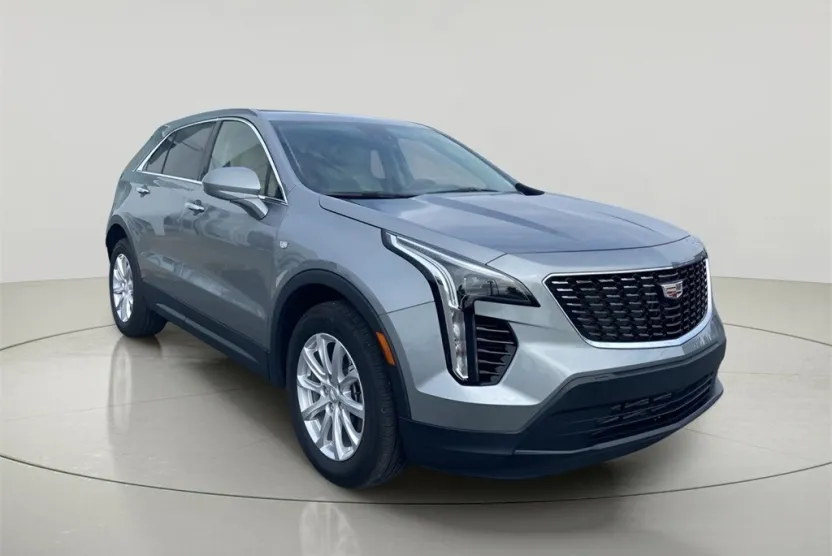 2023 Cadillac XT4 Luxury photo 1