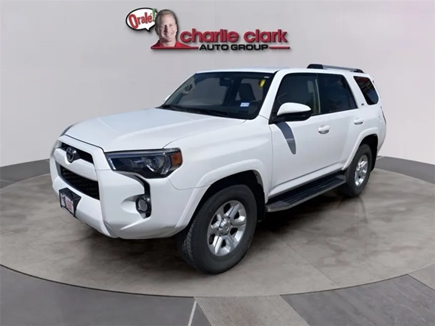 2019 Toyota 4Runner SR5 photo 1