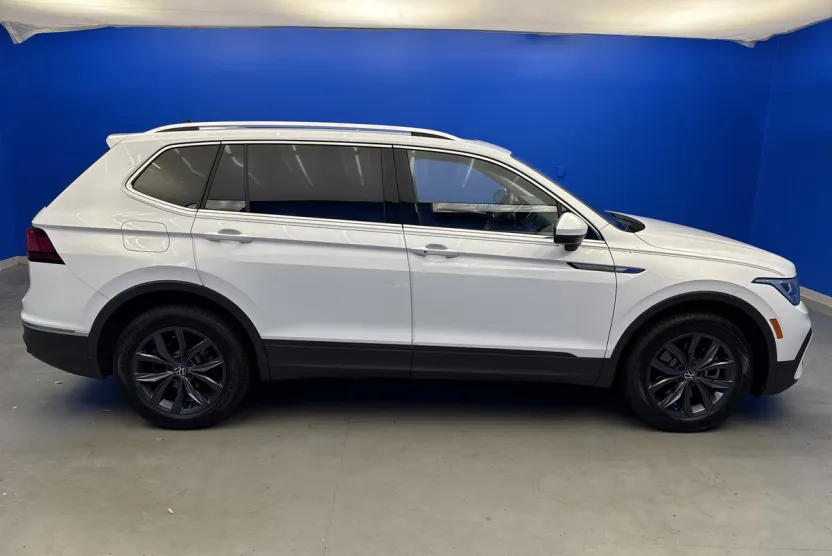 2022 Volkswagen Tiguan SE photo 1