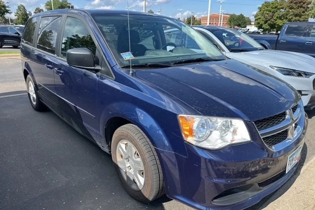 2012 Dodge Grand Caravan SE photo 1