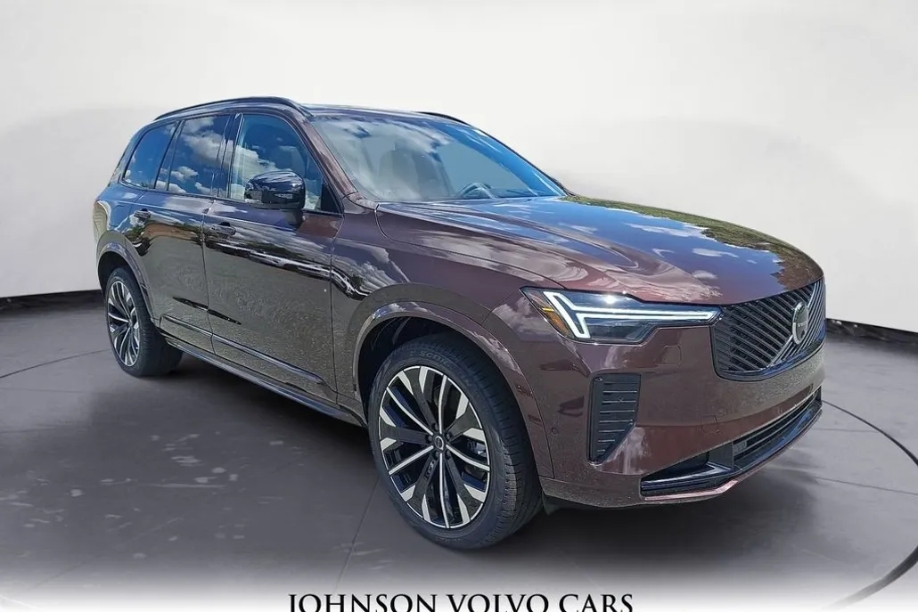 2026 Volvo XC90 T8 photo 1