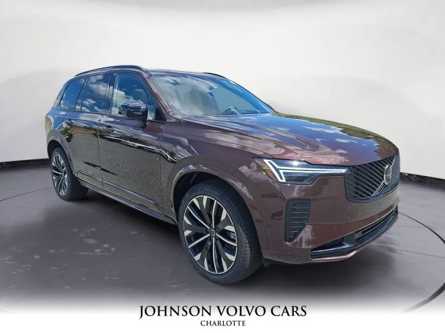 2026 Volvo XC90 T8 photo 1