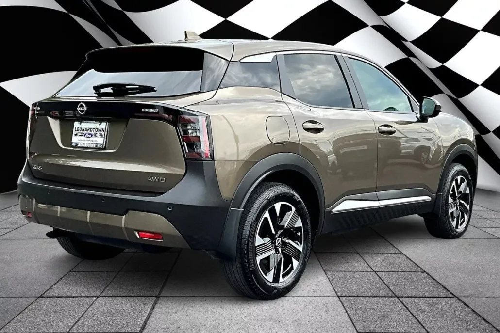 2025 Nissan Kicks SV photo 1
