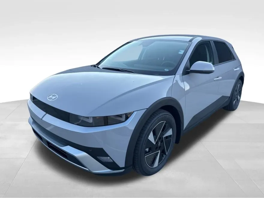 2025 Hyundai Ioniq 5 SE Standard Range photo 1