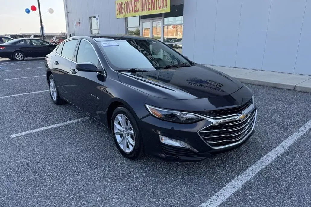 2023 Chevrolet Malibu 1LT photo 1
