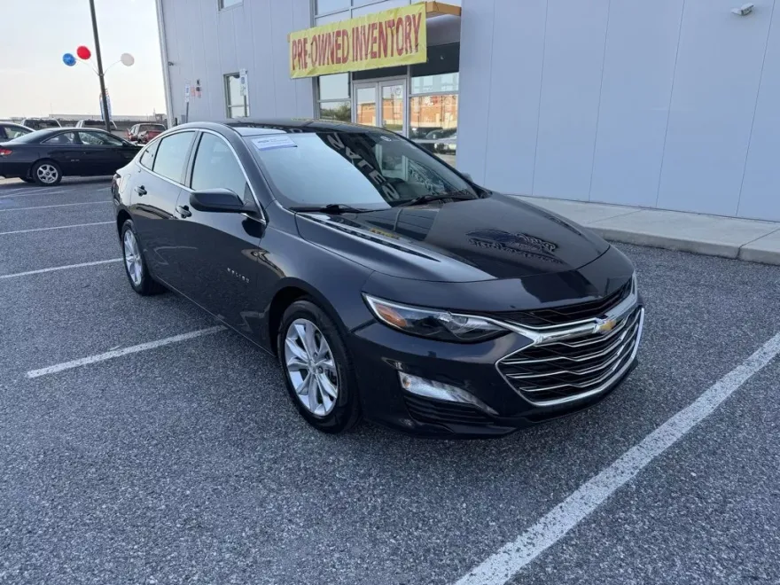 2023 Chevrolet Malibu 1LT photo 1