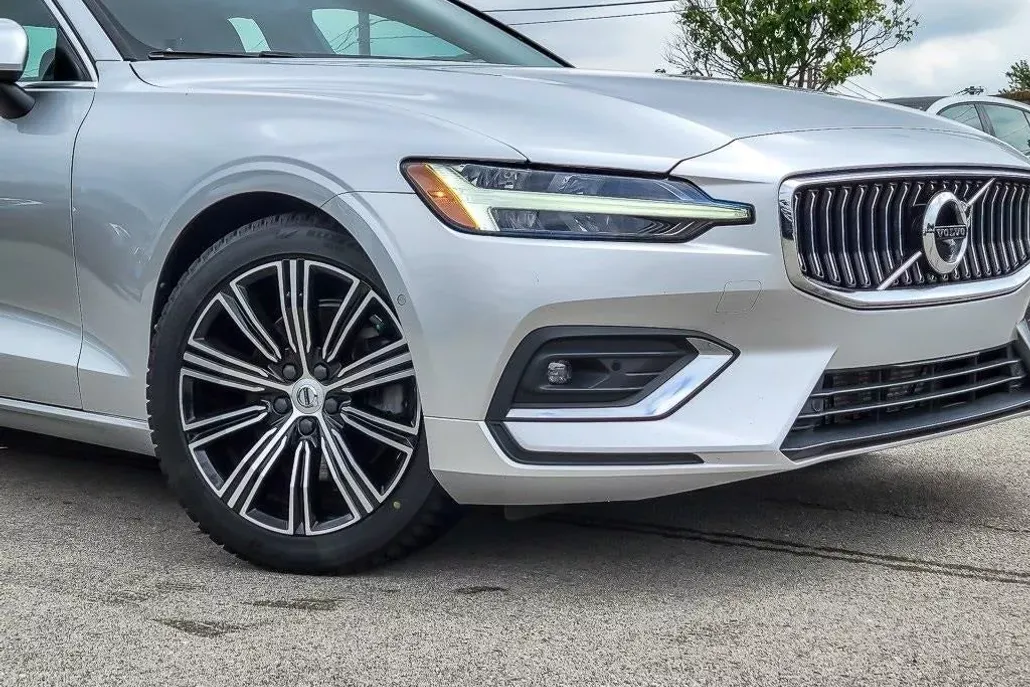 2022 Volvo S60 B5 Inscription photo 1