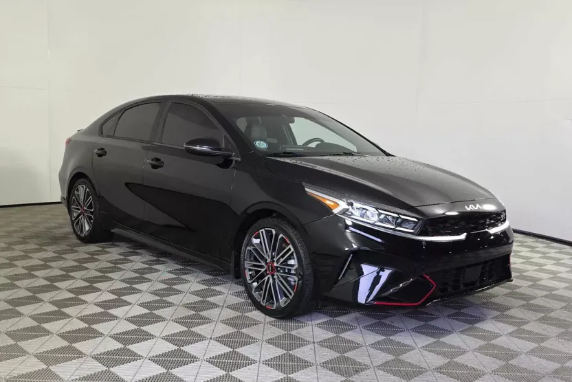 2023 Kia Forte GT photo 1