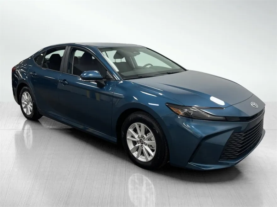 2025 Toyota Camry LE photo 1