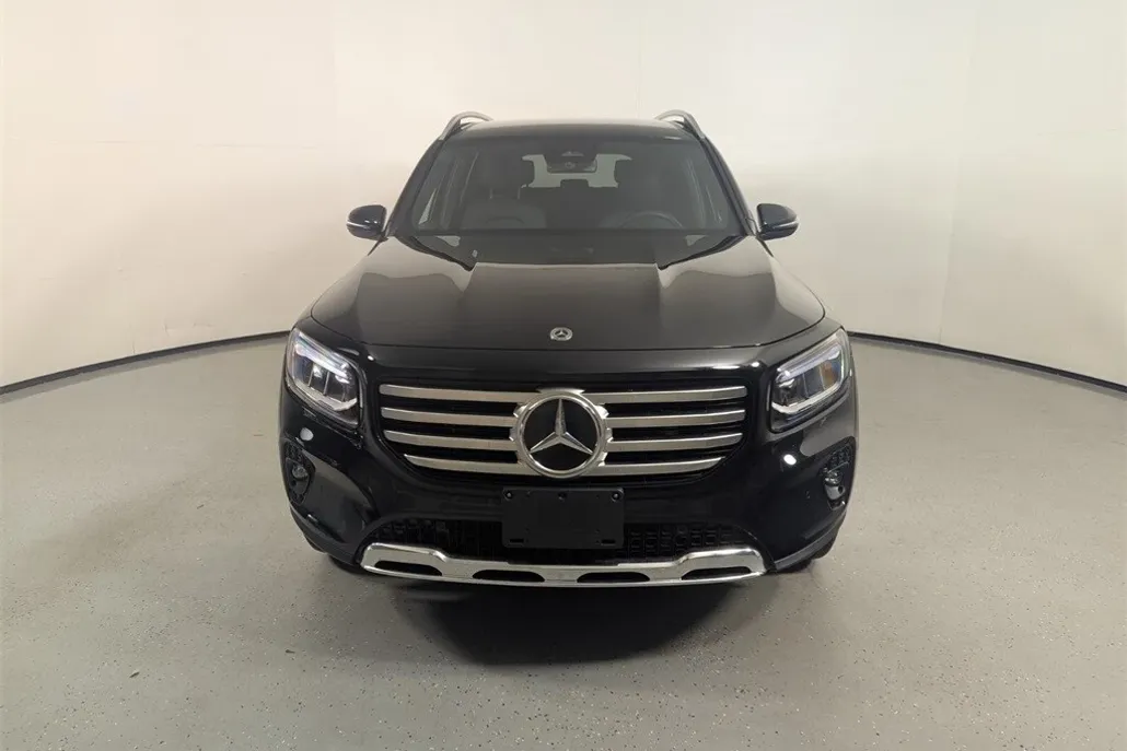 2025 Mercedes Benz GLB 250 4MATIC photo 1