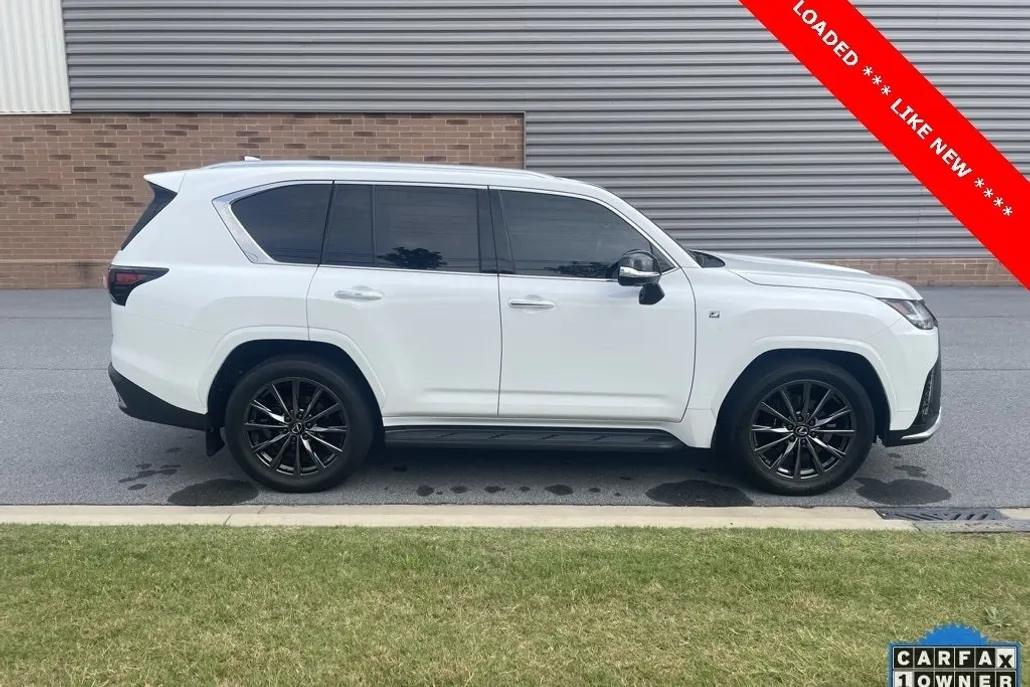2024 Lexus LX 600 F SPORT photo 1