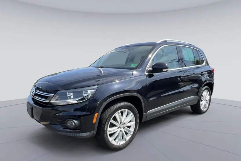 2014 Volkswagen Tiguan SEL photo 1
