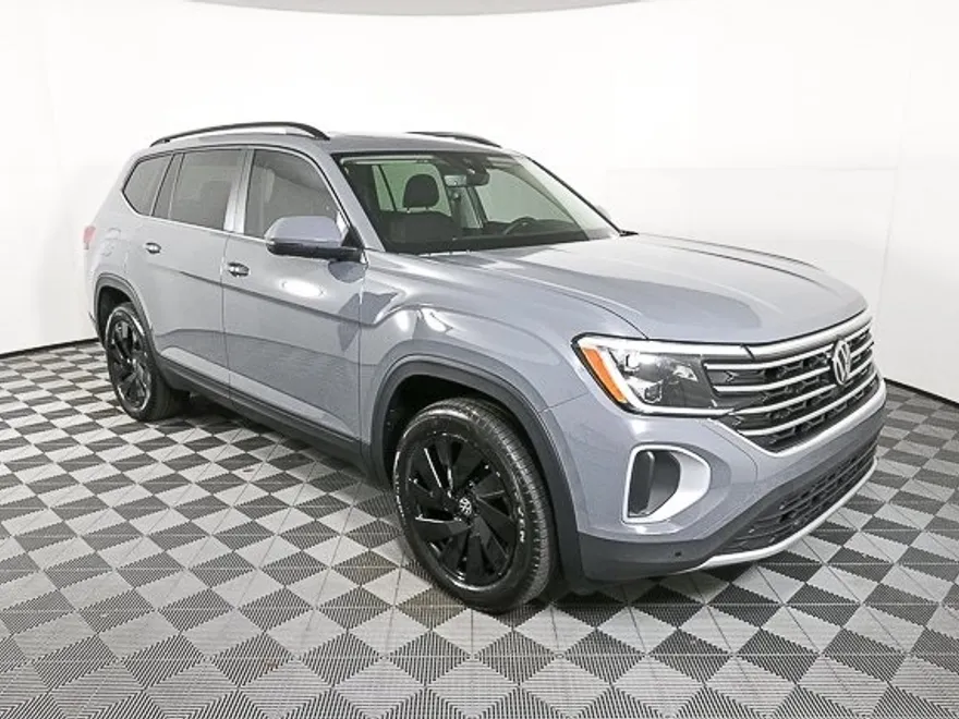2026 Volkswagen Atlas SE Technology photo 1