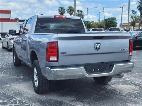 2021 Ram 1500 Classic SLT photo 4