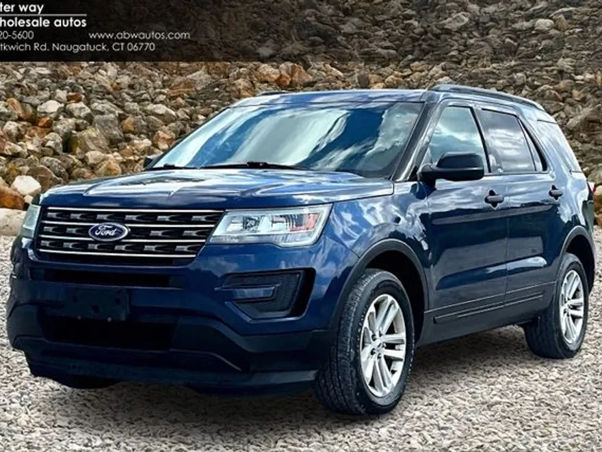 2017 Ford Explorer Base photo 1