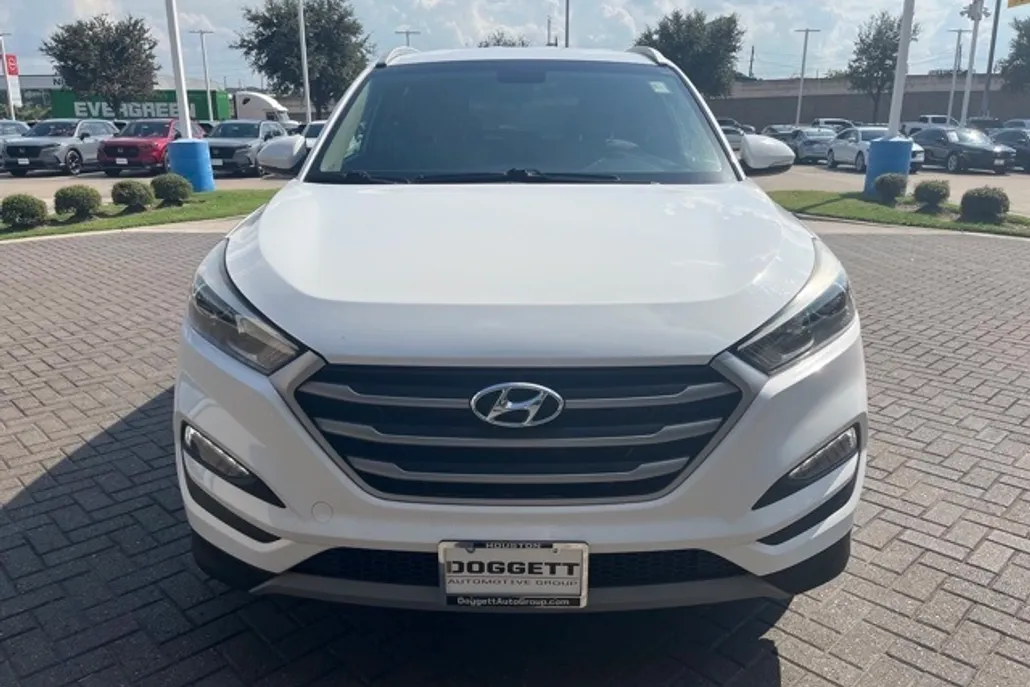 2017 Hyundai Tucson Sport photo 1