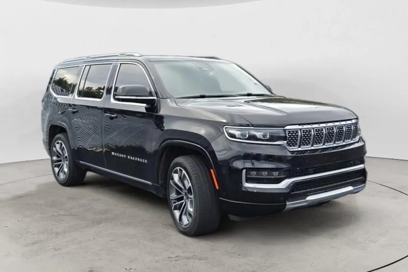 2023 Jeep Grand Wagoneer III photo 1