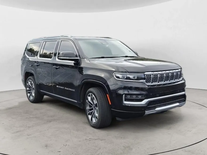 2023 Jeep Grand Wagoneer III photo 1