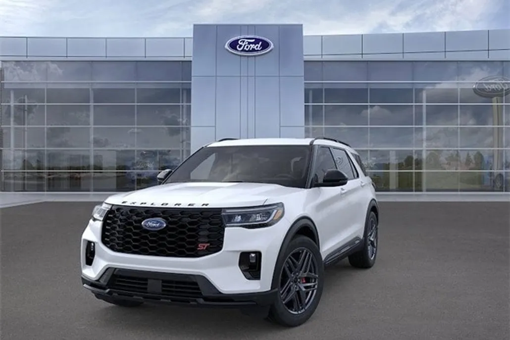 2025 Ford Explorer ST photo 1
