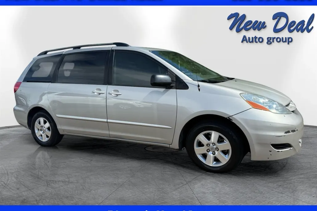 2007 Toyota Sienna CE photo 1