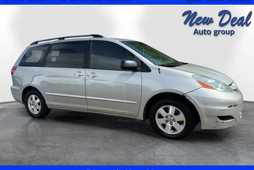 2007 Toyota Sienna CE photo 1